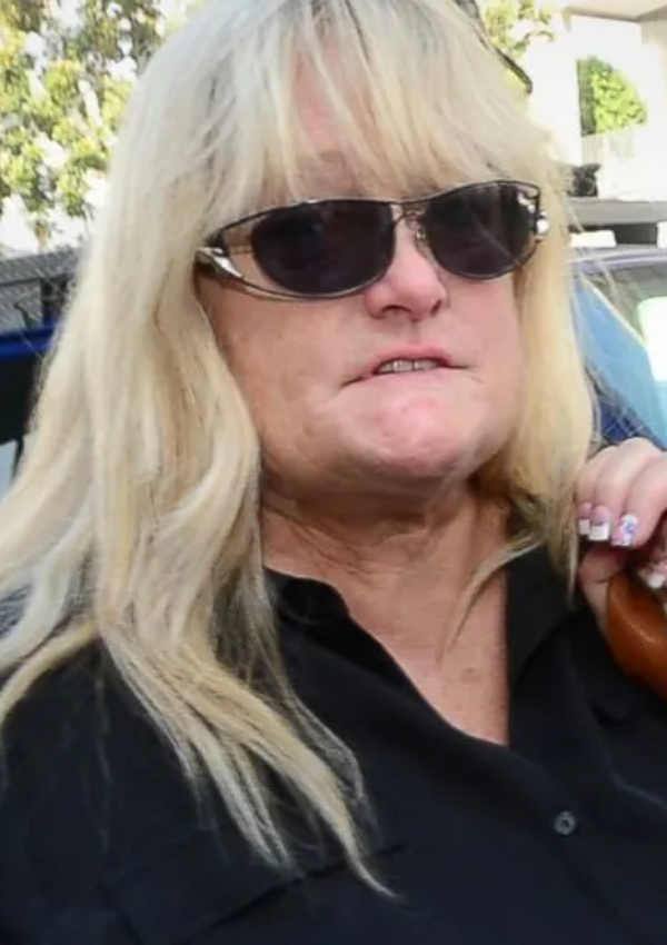 Debbie Rowe 